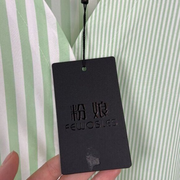 Women's Striped Button Down Shirt Size M Cropped Louse Fit Blouse Green White - Picture 7 of 16